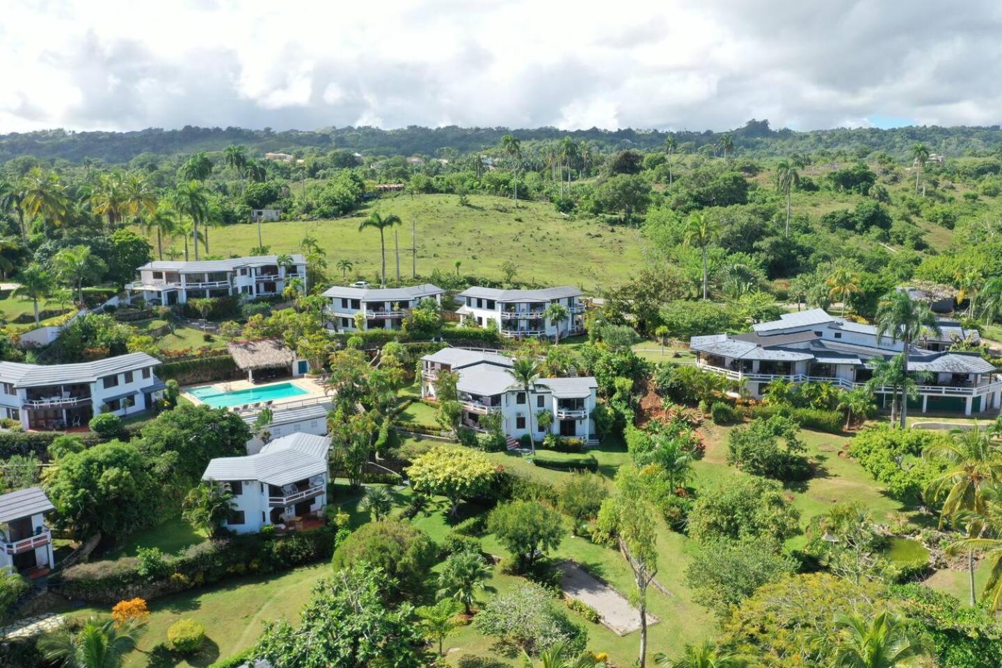 Catalina, Cabrera Oceanview Multi 2 Bd 2 Bath Condo Units With Balcony And Pool Luaran gambar